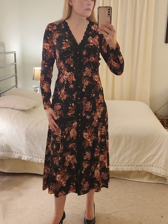 Ever New Dresses & Skirts - Ever New Black Floral V-Neck Long Sleeve Midi Dress with Warm Rose Print